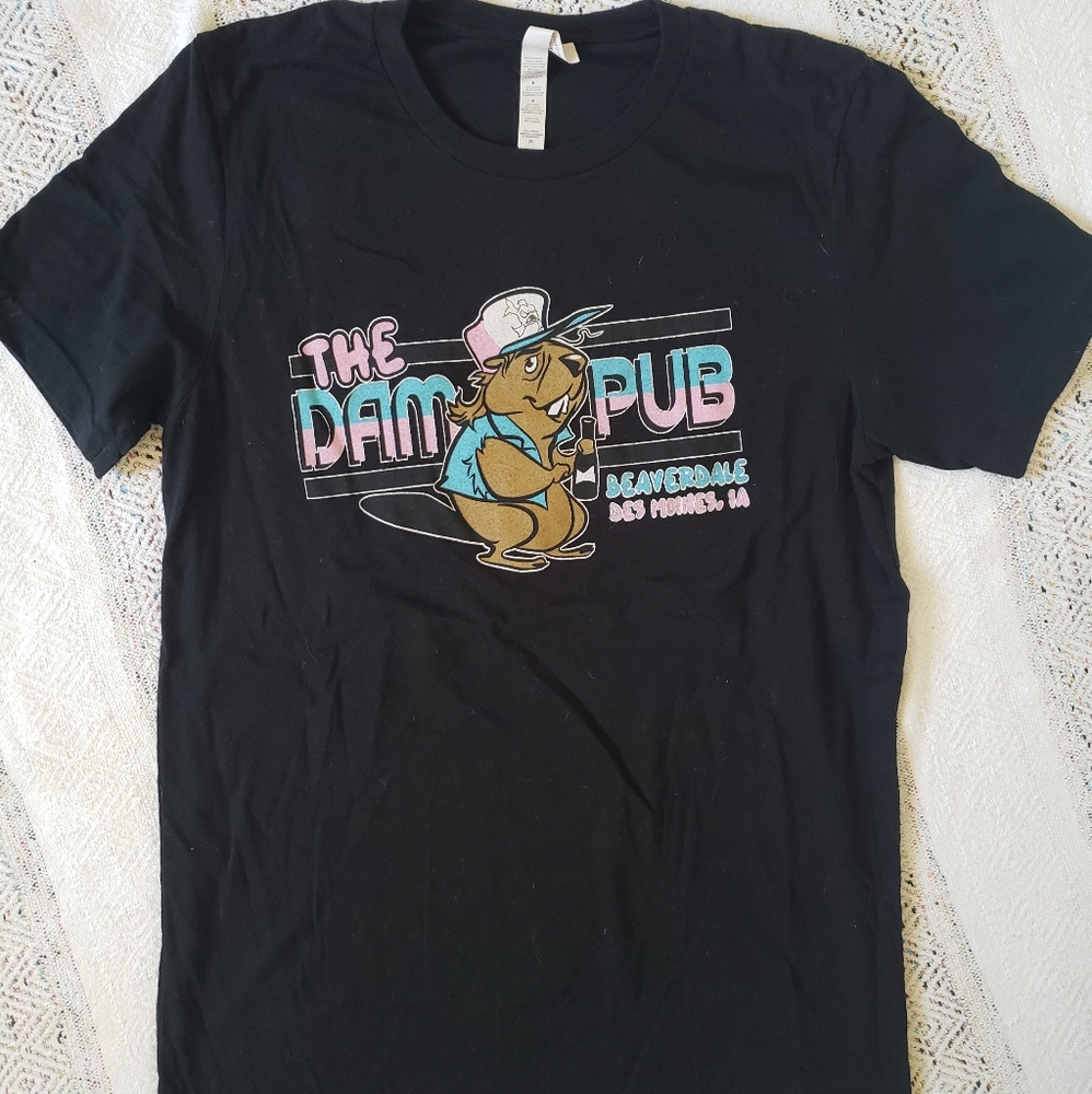 The Dam Pub Beaverdale Des Moines TShirt Men's M